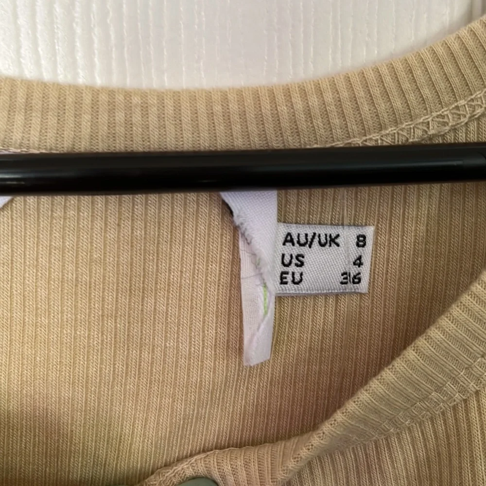 New without tag princess Polly beige Yosemite tank top - Picture 7 of 7